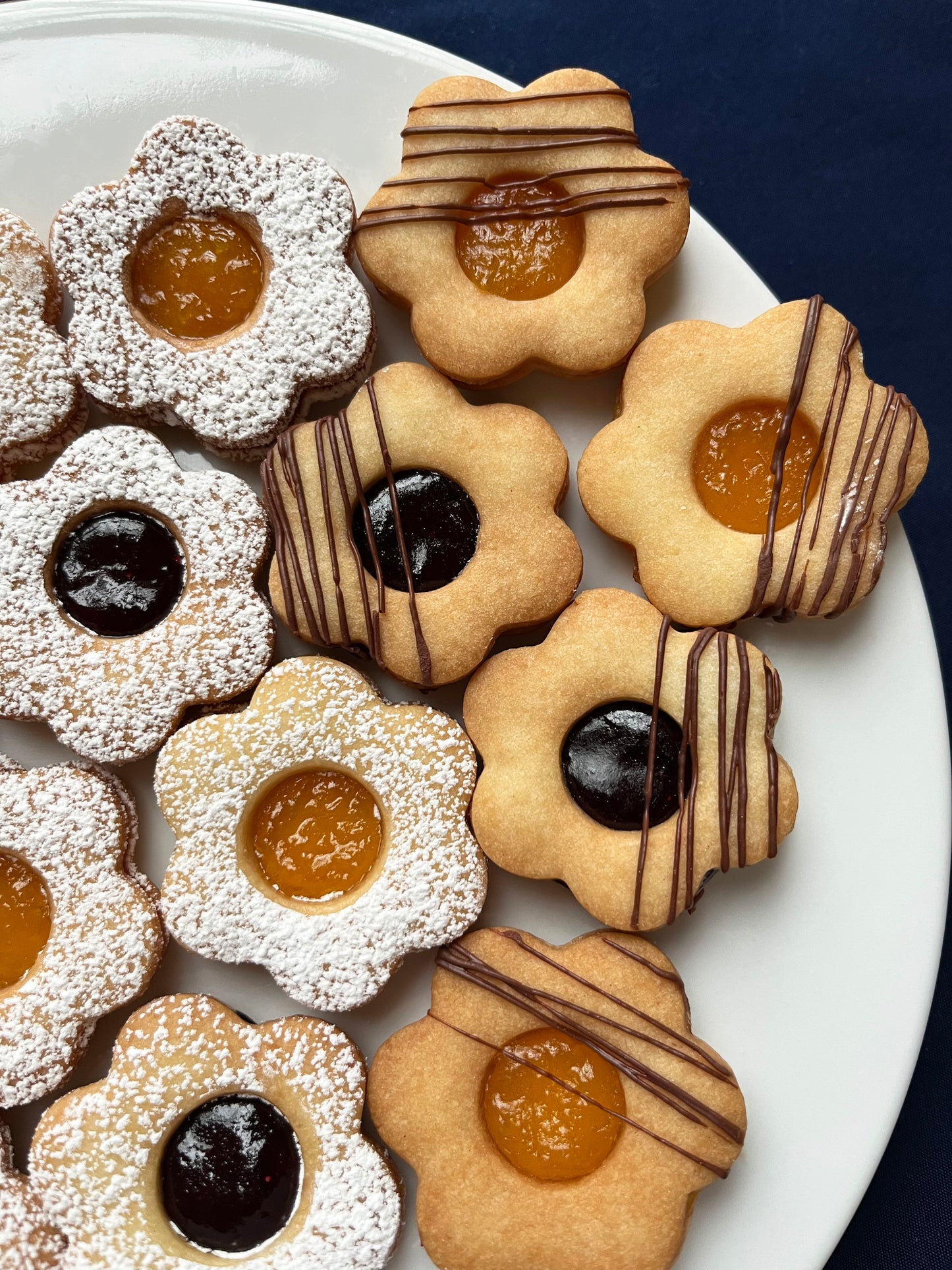 Linzer cookie